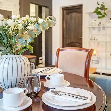 Domillion 1bdr Dominikonu Str Do333 شقة *